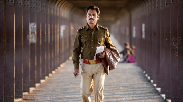 nawazuddin siddiqui in raat akeli hai photo netflix india nawazuddin siddiqui in raat akeli hai photo netflix india