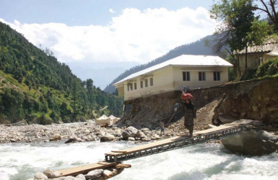 neelum valley faced with shortage of food medicine