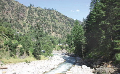 neelum valley s flood survivors now face harsh winter