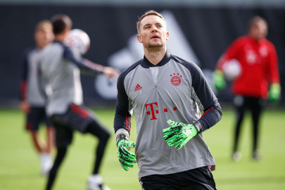 neuer sets new bundesliga record for most clean sheets