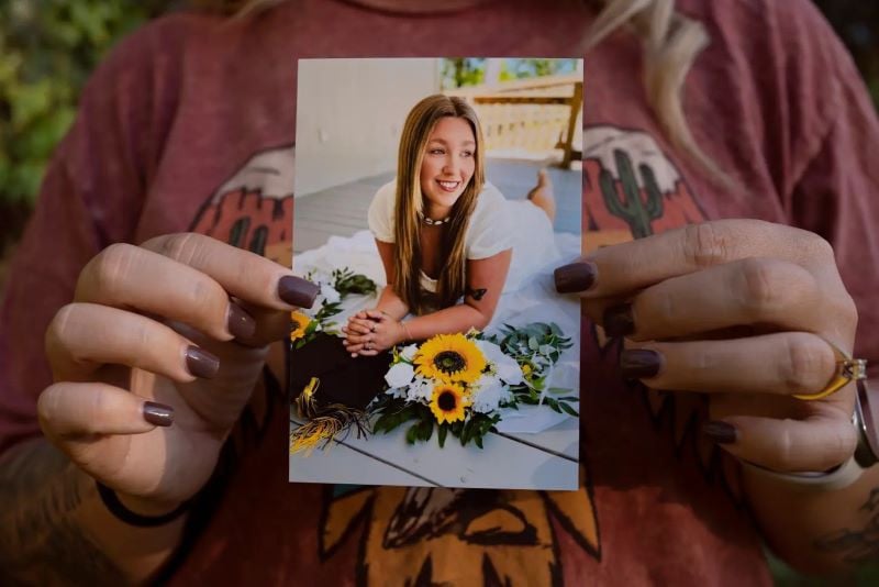 mother of neveah crain showing the photograph of her daughter who died from abortion complications photo prorepublica