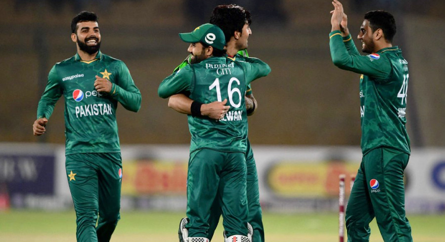 Photo of Late drama as Pakistan level T20 series against England