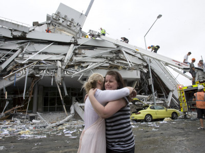 frantic search for survivors in quake hit christchurch new zealand