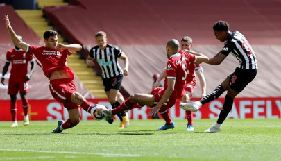 bruce slams handball rules after newcastle denied at liverpool bruce slams handball rules after newcastle denied at liverpool