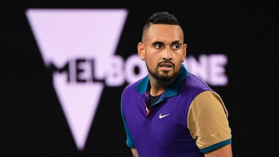 kyrgios calls for australian open to be cancelled
