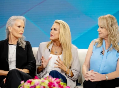 nicole brown simpson s sisters share complicated feelings about o j simpson s death