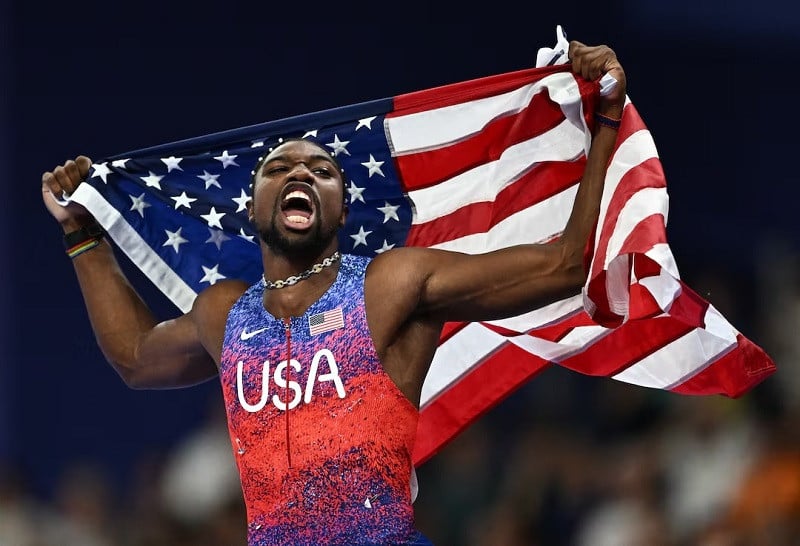 noah lyles of united states celebrates after winning gold stade de france saint denis france august 04 2024 photo reuters