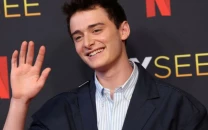 noah schnapp says child actors should have therapy reflecting on growing up in public