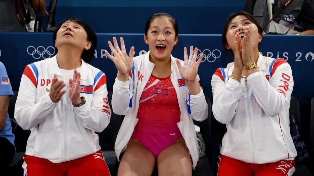 an chang ok gave fleeting waves and smiles for the cameras on saturday photo reuters