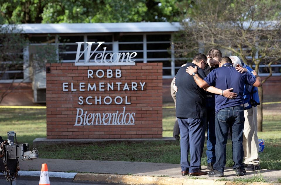 Photo of Minutes before school attack, Texas gunman sent online warning