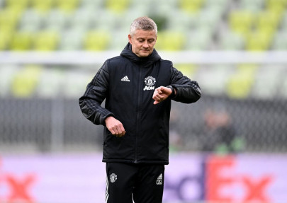 man utd seek to restore pride at spurs