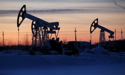 oil at one week high as us supply concerns dominate