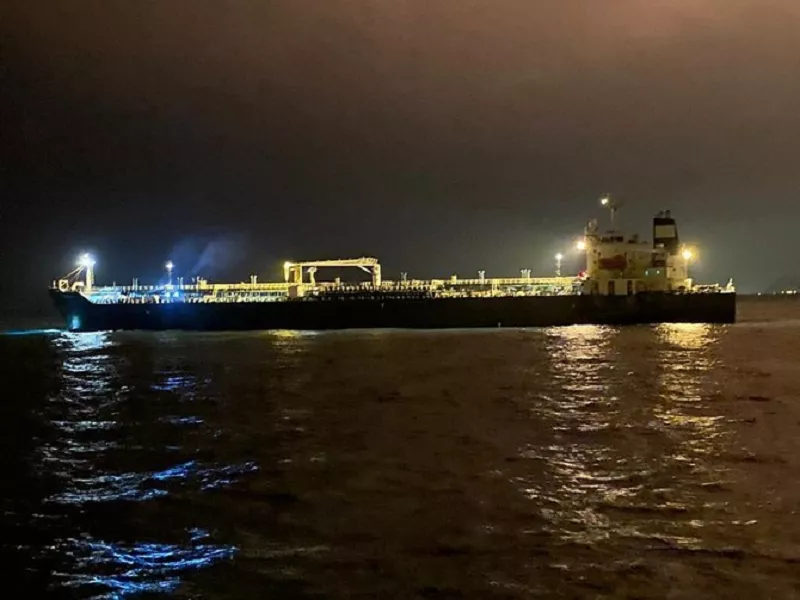 us says it disrupts illicit oil shipment by iran s irgc seizes contraband crude us says it disrupts illicit oil shipment by iran s irgc seizes contraband crude