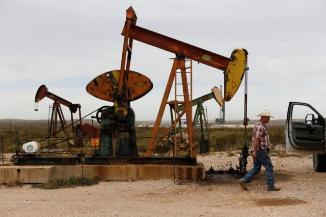 the oil forward curves were in deep backwardation photo reuters the oil forward curves were in deep backwardation photo reuters