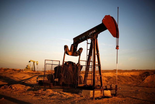 crude inventories rose by 655 000 barrels the market sources said photo reuters crude inventories rose by 655 000 barrels the market sources said photo reuters