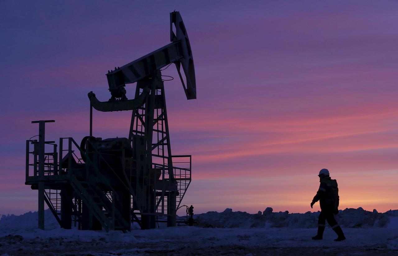 us west texas intermediate wti crude futures rose 0 07 or 0 1 to 52 41 photo reuters