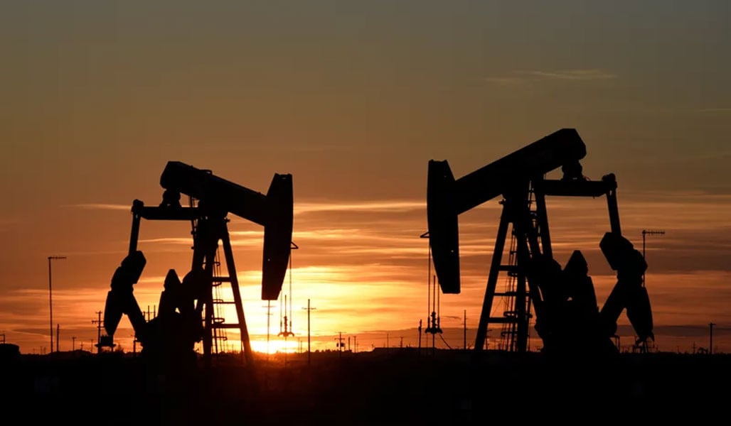 Oil prices up 2% on rising demand