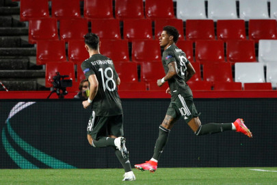 rashford and fernandes ensure united brush off granada rashford and fernandes ensure united brush off granada