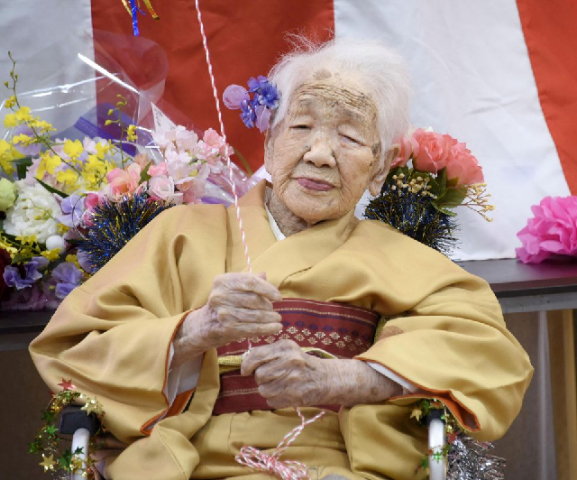 kane tanaka born in 1903 smiles as a nursing home celebrates three days after her 117th birthday in fukuoka japan in this photo taken by kyodo january 5 2020 photo reuters kane tanaka born in 1903 smiles as a nursing home celebrates three days after her 117th birthday in fukuoka japan in this photo taken by kyodo january 5 2020 photo reuters