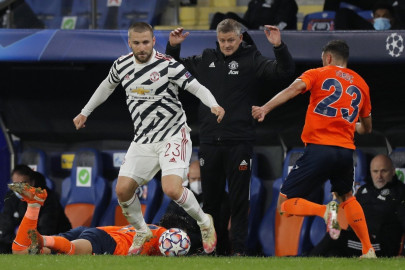 solskjaer slams man united defending after defeat at basaksehir solskjaer slams man united defending after defeat at basaksehir
