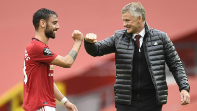 solskjaer hails fernandes as manchester united star downs liverpool