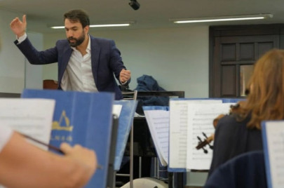 like titanic lebanon s orchestra keeps playing as country sinks like titanic lebanon s orchestra keeps playing as country sinks