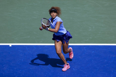 osaka rallies to oust gauff while barty advances at cincinnati
