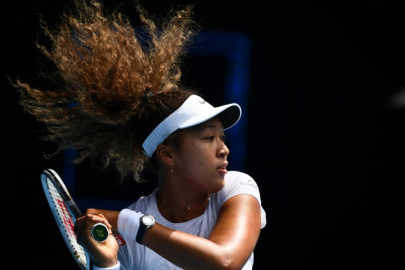 impressive osaka makes winning start in melbourne