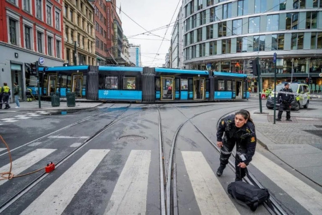a tram came off the rails and rammed into an apple store in the centre of oslo injuring four people on october 29 2024 afp photo a tram came off the rails and rammed into an apple store in the centre of oslo injuring four people on october 29 2024 afp photo