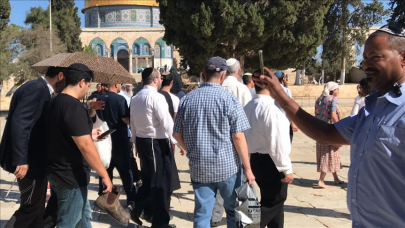 over 900 jewish settlers storm al aqsa complex over 900 jewish settlers storm al aqsa complex