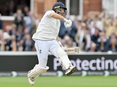 root sets new eng record sl need 483 to win