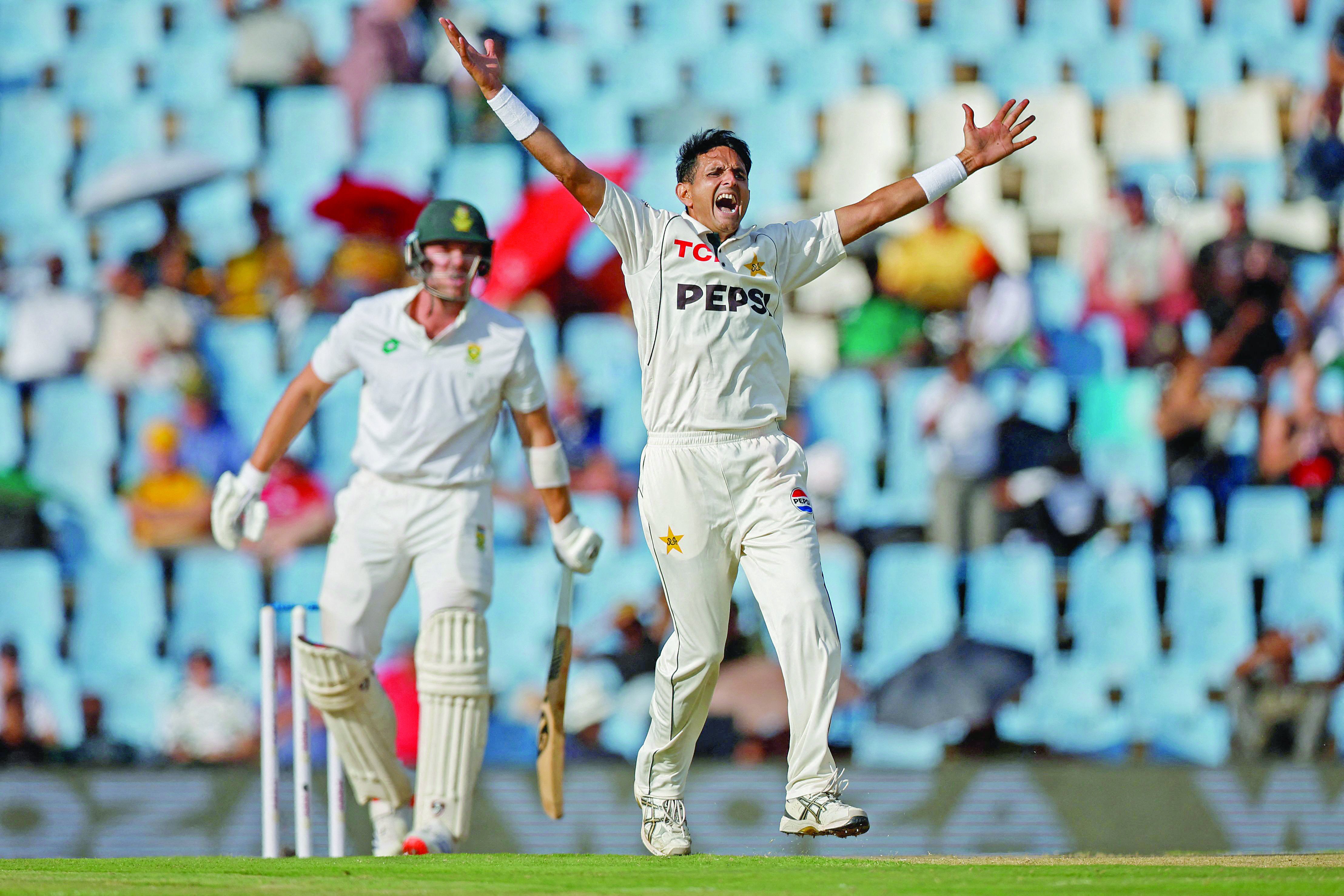 pakistan s mohammad abbas r successfully appeals for the dismissal of south africa s tristan stubbs l during the first day of the first cricket test match photo afp