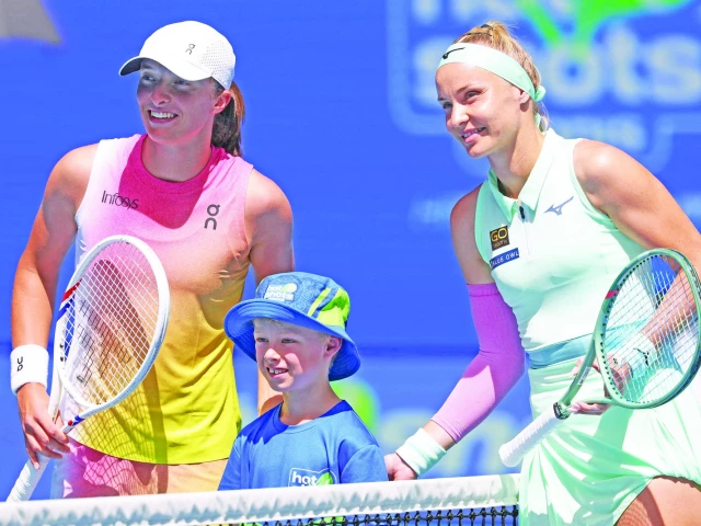 slovakia s rebecca sramkova r and poland s iga swiatek pose for picture ahead of their women s singles match at the australian open in melbourne photo afp slovakia s rebecca sramkova r and poland s iga swiatek pose for picture ahead of their women s singles match at the australian open in melbourne photo afp