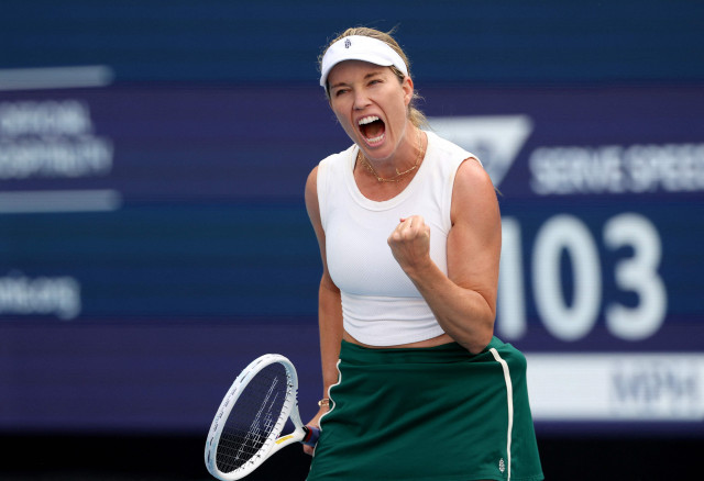 collins stun rybakina to win miami open collins stun rybakina to win miami open