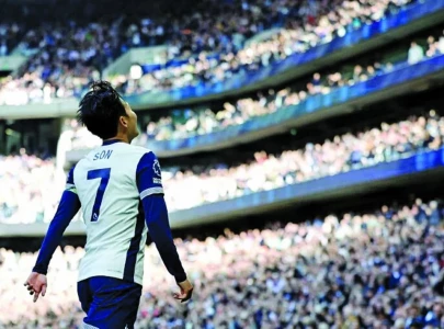 spurs destroy west ham in eight minute blitz spurs destroy west ham in eight minute blitz