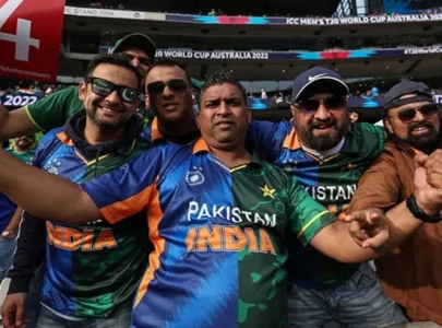 visa delay forces pakistani journalists to use whatsapp for world cup press