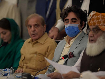 pml n ppp hold separate huddles to devise anti govt strategies pml n ppp hold separate huddles to devise anti govt strategies