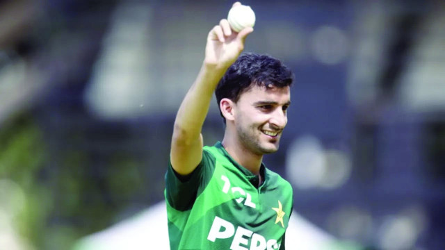 sufiyan fifer helps pak to victory