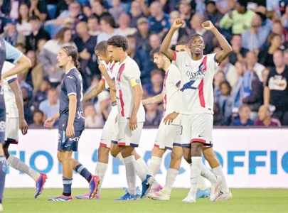 psg convincingly thrash le havre