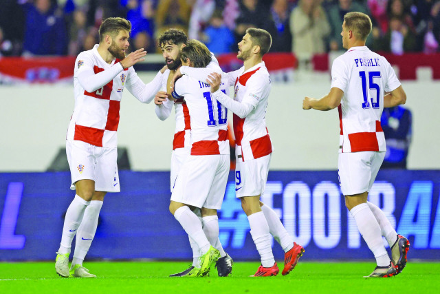 gvardiol helps croatia reach nl quarters