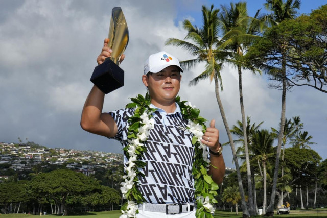 kim s late birdie blast seals sony open win