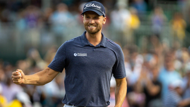 clark captures wells fargo crown for first pga win