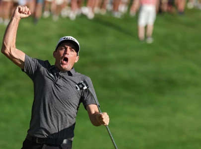 bradley hangs on for emotional travelers triumph bradley hangs on for emotional travelers triumph