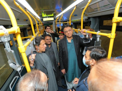 pti ppp and pml n bicker over karachi s bus project