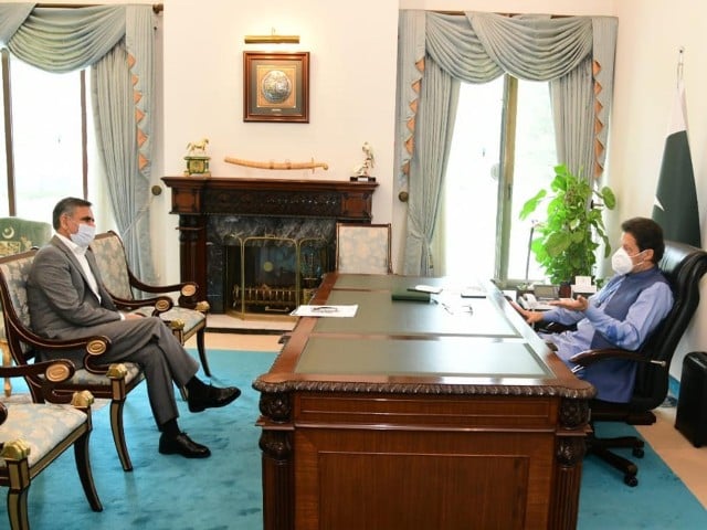 pia ceo arshad malik calls on prime minister imran khan in islamabad on july 10 2020 photo pid