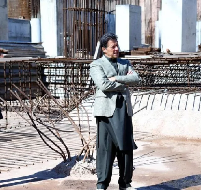 prime minister imran khan reviewing the progress of the ongoing project in islamabad photo app prime minister imran khan reviewing the progress of the ongoing project in islamabad photo app