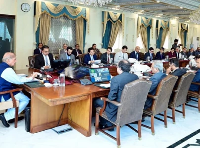 pm directs fbr to bring 4 9 million wealthy individuals into tax net pm directs fbr to bring 4 9 million wealthy individuals into tax net