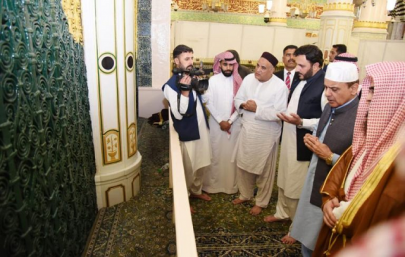 watch doors of roza e rasool pbuh opened for pm shehbaz