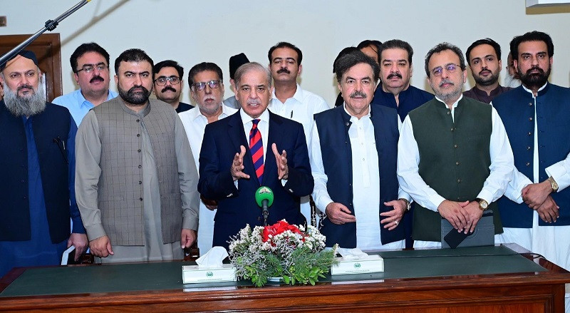 prime minister shehbaz sharif talking to media in quetta on 8 july 2024 photo pid