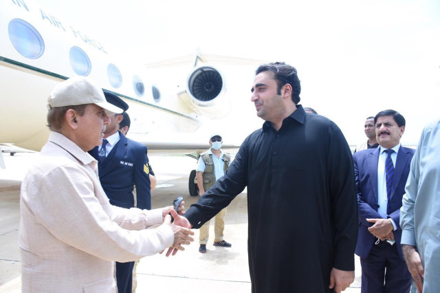 prime minister shehbaz sharif meets foreign minister and ppp chairperson bilawal bhutto zardari in sindh on aug 26 2022 photo app prime minister shehbaz sharif meets foreign minister and ppp chairperson bilawal bhutto zardari in sindh on aug 26 2022 photo app